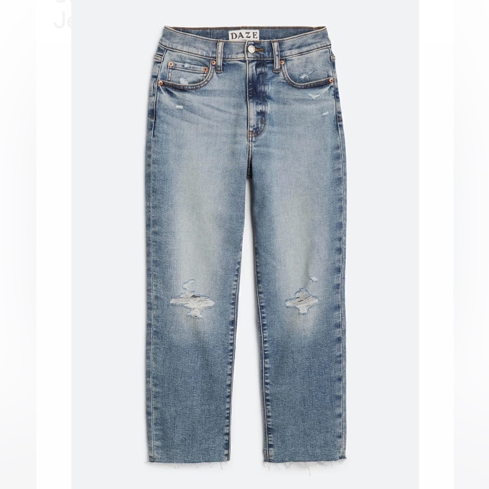 Daze Distressed Blue Jeans- Size 25 New w Tags!
High Rise Straight